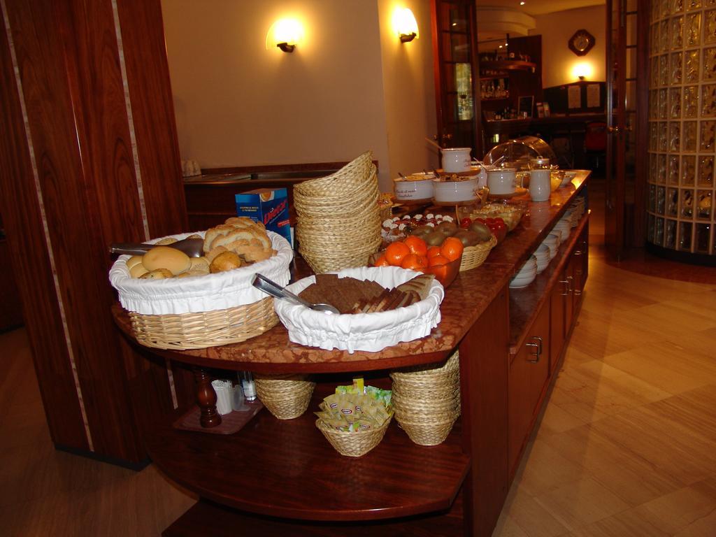 Hotel Excelsior Cervia Exterior photo
