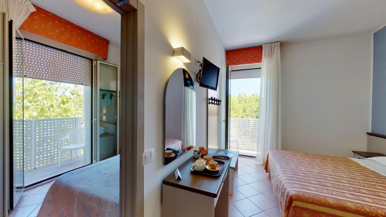 Hotel Excelsior Cervia Exterior photo