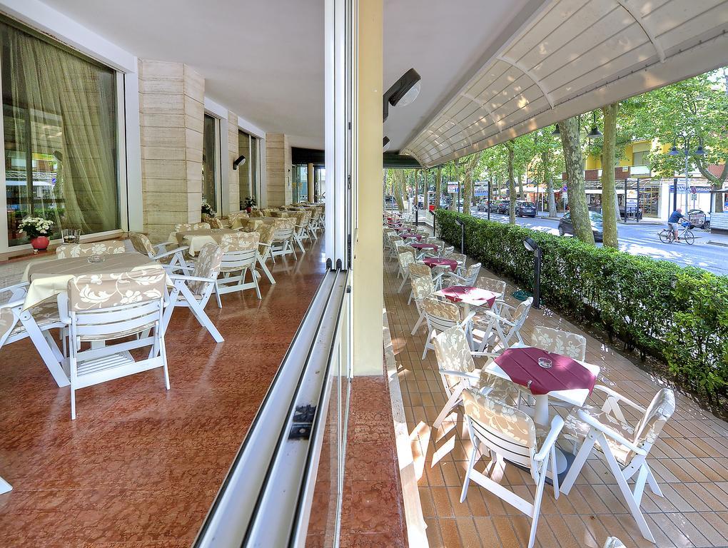 Hotel Excelsior Cervia Exterior photo