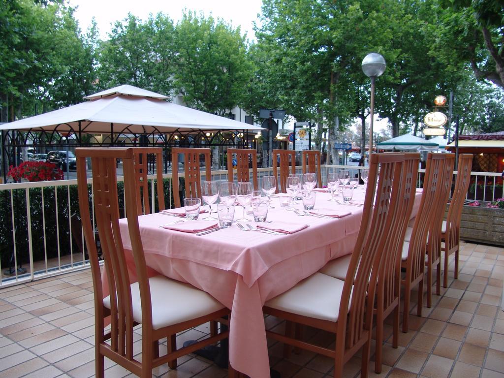Hotel Excelsior Cervia Exterior photo