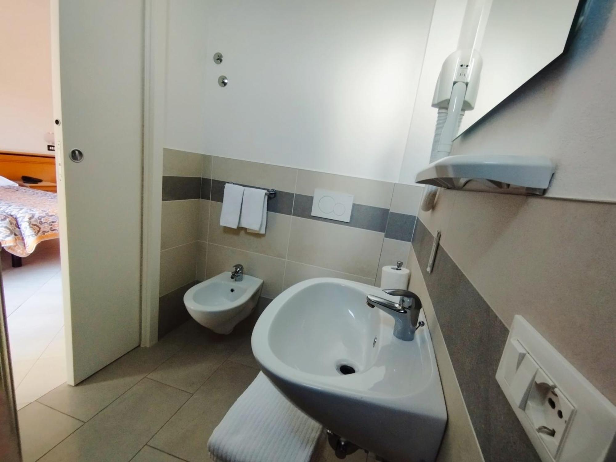 Hotel Excelsior Cervia Exterior photo